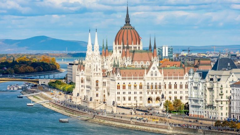 Top destinații de vacanță din Ungaria aproape de granița cu România. Locuri de vis pentru turiști