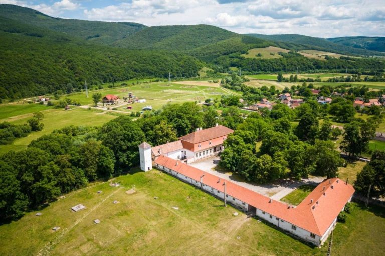 Castelul Miko din Miercurea Ciuc are aproape 400 de ani. Puțini români știu de frumusețea lui unică