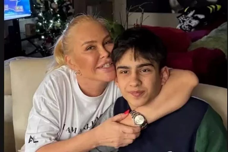 Ce dar impresionant i-a oferit Victor Pițurcă fiului său la majorat. Vica Blochina, surprinsă de decizia lui Edan