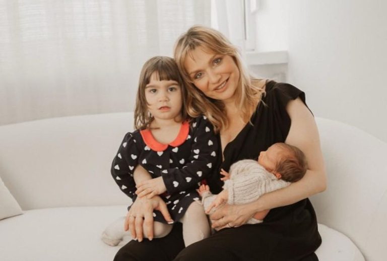 Cristina Cioran, în plină transformare după a doua naștere. Cât a slăbit vedeta?