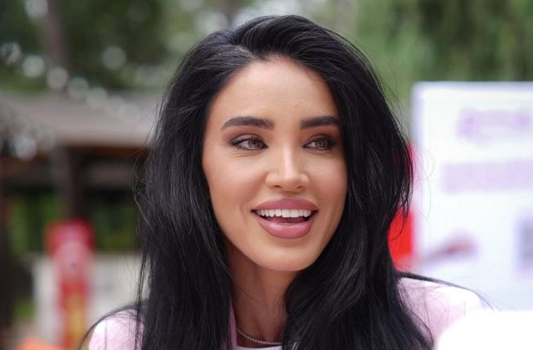 După ce a renunțat la implanturile mamare, Adelina Pestrițu mai face un pas important. Ce a decis vedeta