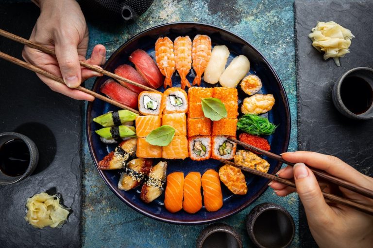 România, campioană la comenzi de sushi în Sud-Estul Europei. De ce adoră românii bucătăria japoneză