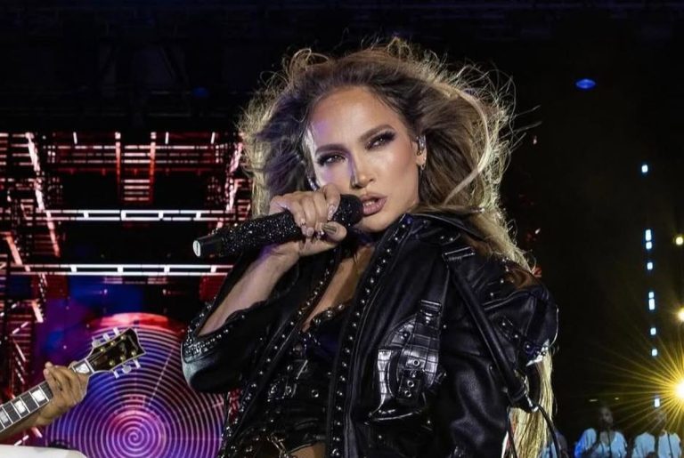 Cum arată și cu ce se ocupă sora mai mică a lui Jennifer Lopez? Este cel mai mare sprijin al divei