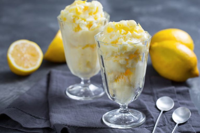 Cum să prepari acasă granita de lămâie. Desertul răcoritor perfect pentru vară, fără gelatieră