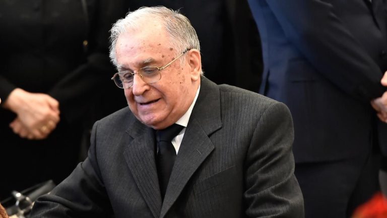 Noi detalii despre starea de sănătate a lui Ion Iliescu: „Se remarcă o tendinţă de somnolenţă şi slăbiciune marcată”