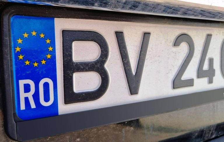 Plăcuțele de înmatriculare vor putea fi livrate acasă. Șoferii nu vor mai merge la ghișeu