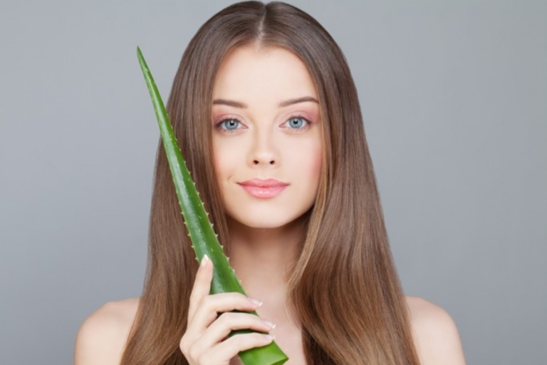 Scapă de mătreață și păr gras cu o mască naturală pe bază de aloe vera. Uite cum trebuie preparată