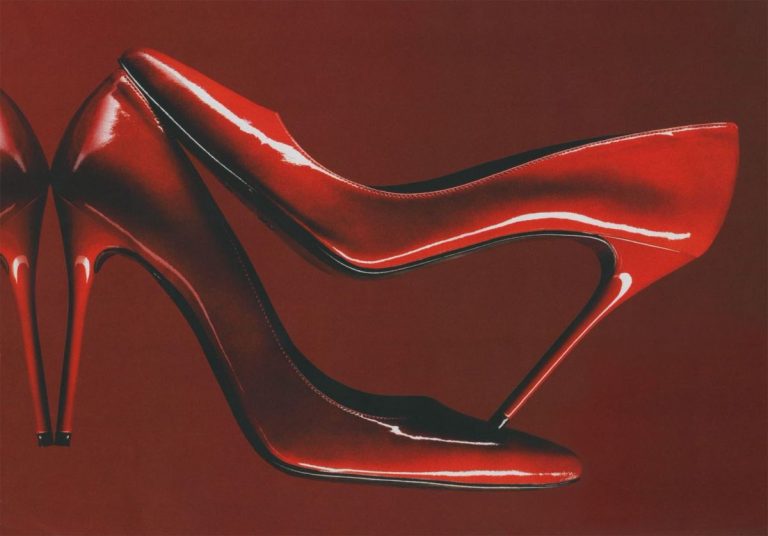 Cum au apărut pantofii cu toc și cum au devenit un simbol al feminității. Povestea lor începe pe câmpul de luptă