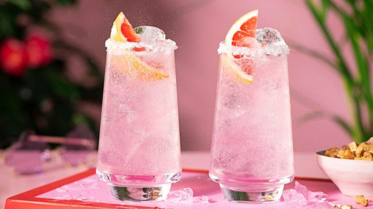 Cum să prepari Pink Barbie Drink, băutura roz care cucerește petrecerile