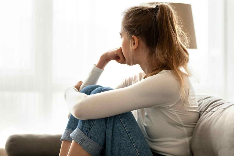 14 obiceiuri emoționale surprinzătoare care pot avea legătură cu traumele din trecut