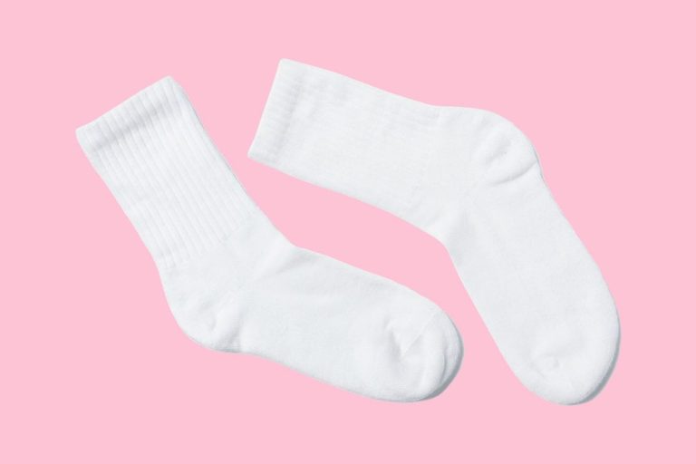 Cum să redai albul strălucitor șosetelor tale. Metoda simplă care nu include chimicale
